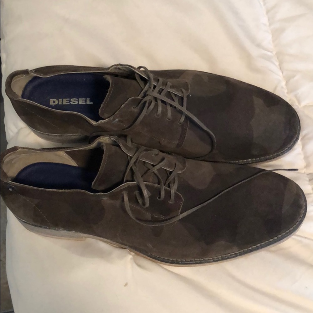 Men’s dress shoes